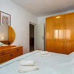 2 Bedroom Gorgeous In Apartmán Rijeka