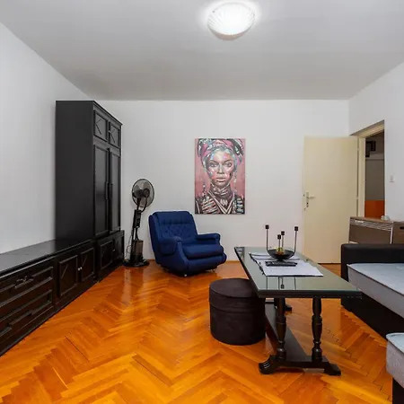 2 Bedroom Gorgeous In شقة غييكا