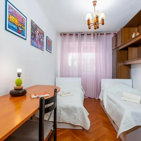 شقة 2 Bedroom Gorgeous In *