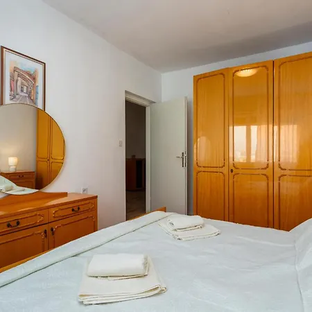 2 Bedroom Gorgeous In شقة غييكا