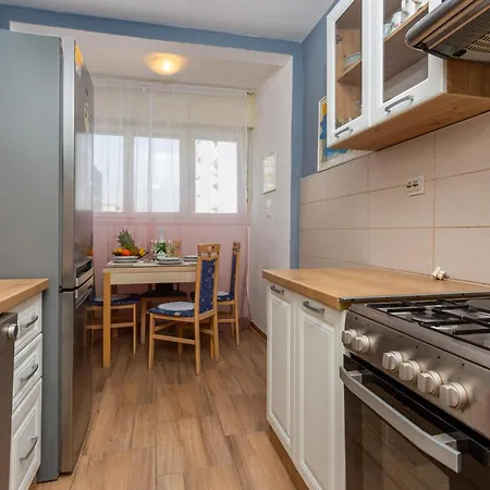 2 Bedroom Gorgeous In شقة غييكا