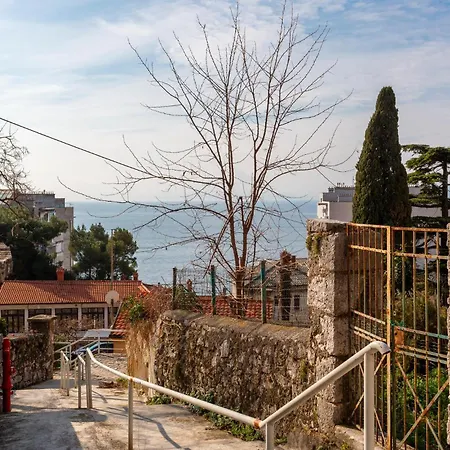 2 Bedroom Gorgeous In *