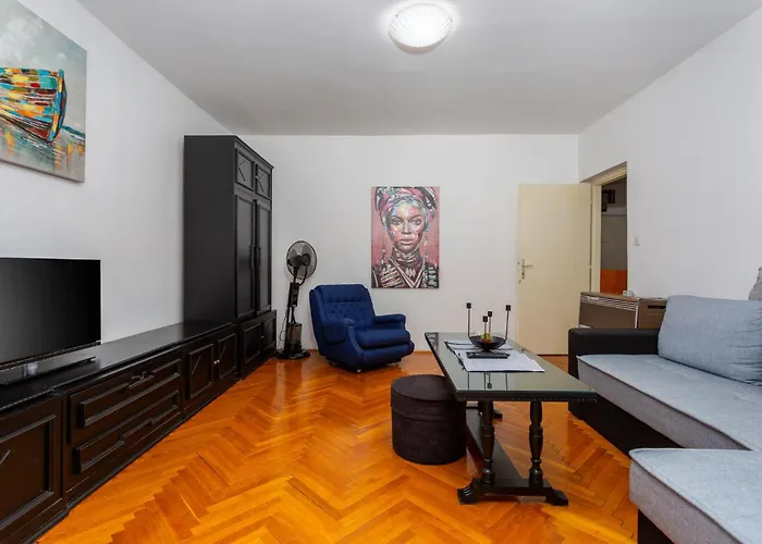 2 Bedroom Awesome In Apartmán Rijeka