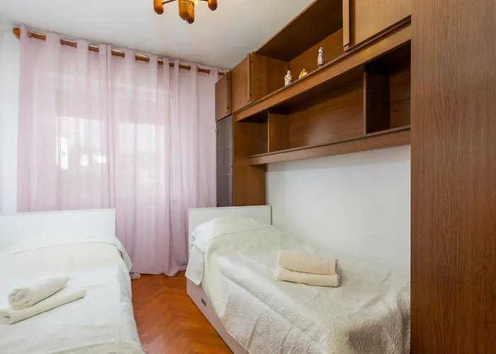 2 Bedroom Awesome In * Rijeka